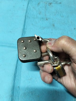 Antiguos candados con llaves