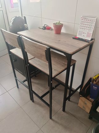 Mesa y 2 Sillas Altas