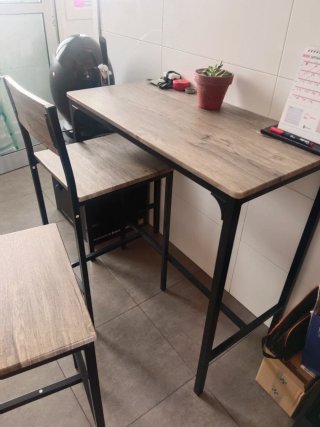 Mesa y 2 Sillas Altas