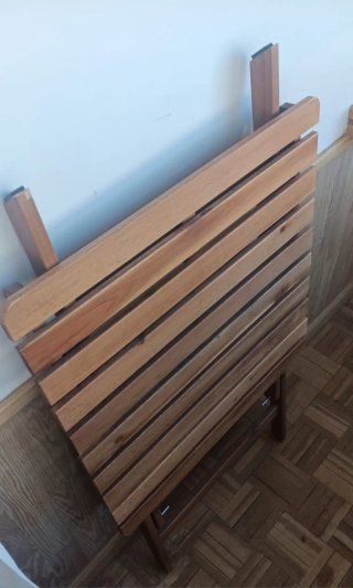 Mesa plegable de madera para terraza