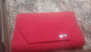 Bolso de mano rojo