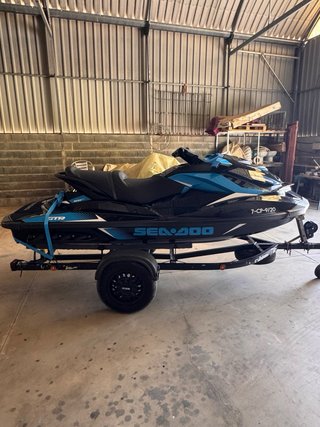 Sea-Doo GTR 230 Negro/Azul