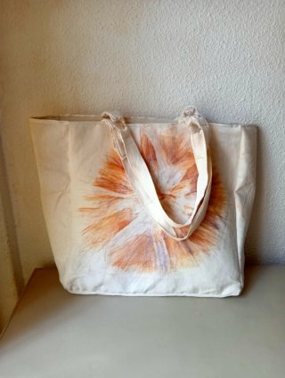 Bolso de tela pintado a mano