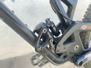 Evil Offering Carbono V2 LS