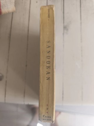 Libro sandocan antiguo