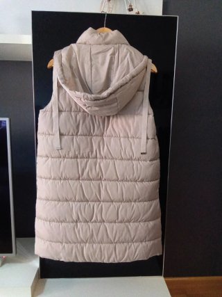 CHALECO ACOLCHADO BEIGE NUEVO CON ETIQUETA