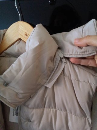 CHALECO ACOLCHADO BEIGE NUEVO CON ETIQUETA