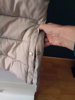 CHALECO ACOLCHADO BEIGE NUEVO CON ETIQUETA