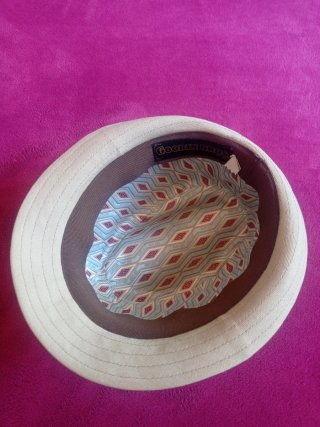 Sombrero Goorin Bros beige con pistola