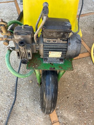 Carretilla fumigadora eléctrica