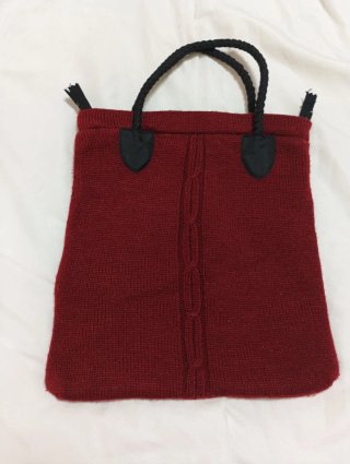 Bolso de lana rojo