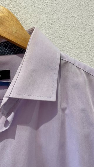 Camisa de hombre morada marca alemana