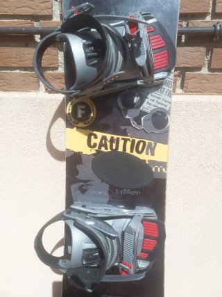 Tabla Snowboard Negra con Fijaciones