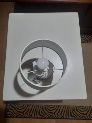 Lampada da tavolo moderna
