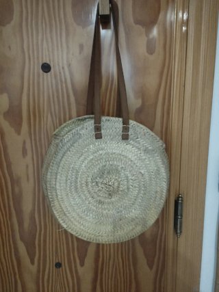 Bolso redondo de paja