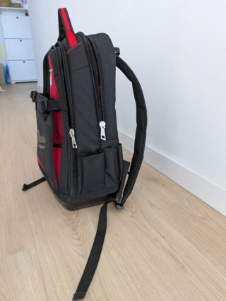 Mochila Milwaukee reforzada  Negra y Roja