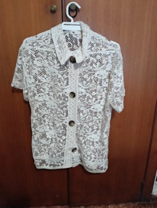 Camisa Zara encaje manga corta Talla S