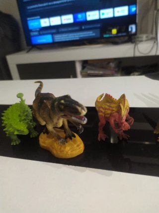 Lote de dinosaurios de juguete