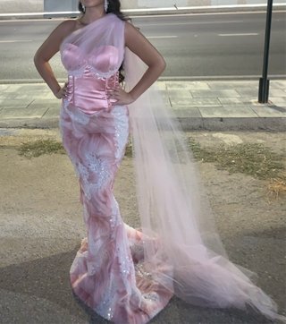 Vestido de fiesta rosa hecho a medida