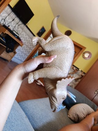 Dinosaurio de juguete