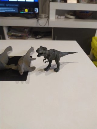 Lote de dinosaurios de juguete