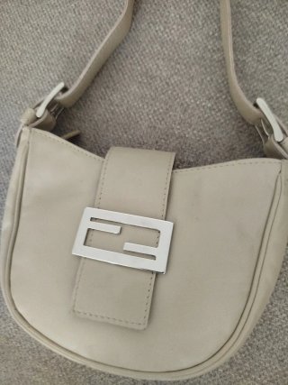 Bolso Fendi Beige y Plateado