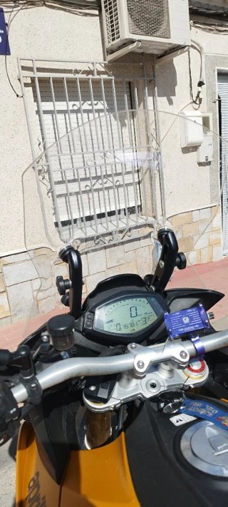 Aprilia Caponord 1200 Rally Amarilla
