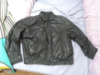 Chaqueta de cuero negra