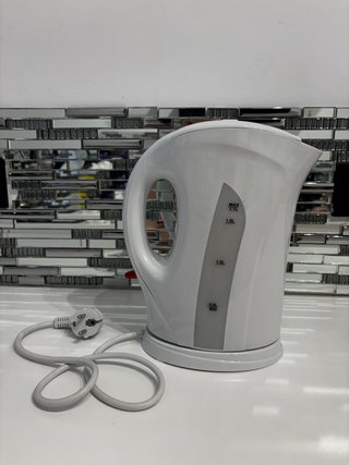 Hervidor de agua blanco 1.7L