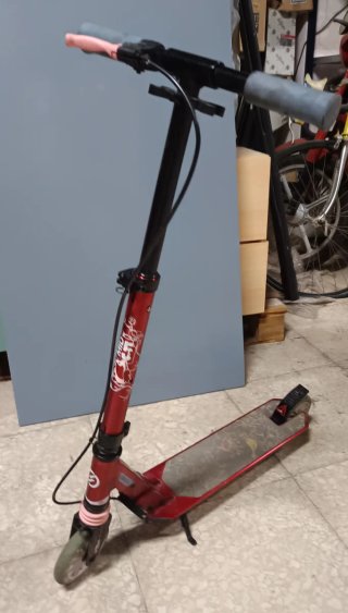 Patinete infantil rojo