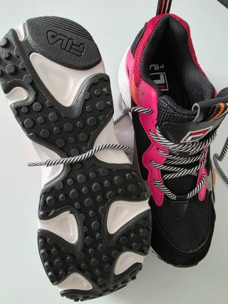 Zapatillas Fila Mujer Negro y Rosa