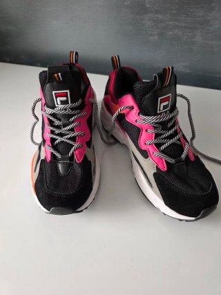 Zapatillas Fila Mujer Negro y Rosa