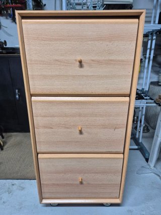 Mueble Cajonera de madera con ruedas