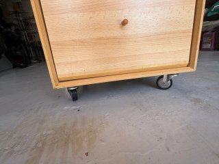 Mueble Cajonera de madera con ruedas
