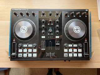 Controladora DJ Traktor Kontrol S2