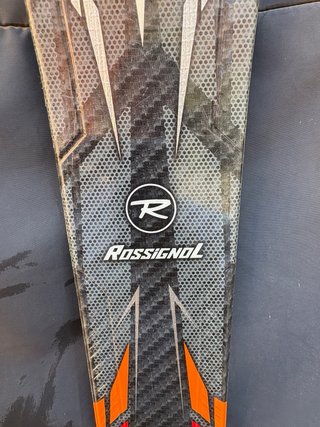 Esquís Rossignol con bastones