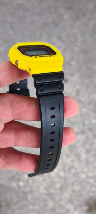 Casio G-Shock DW-5600TB-1JF Throwback 1983