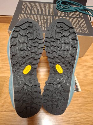 Zapatillas Asolo Field GV ML 38 2/3 NUEVAS