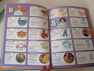 Sticker Dictionary Disney
