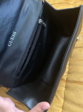 Bolso Guess Negro Acolchado