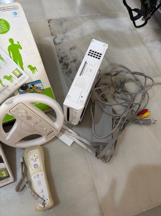 Nintendo Wii Fit Plus + Mario Kart Wii