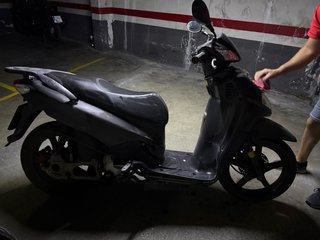Moto SYM 125 Gris