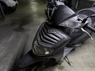 Moto SYM 125 Gris