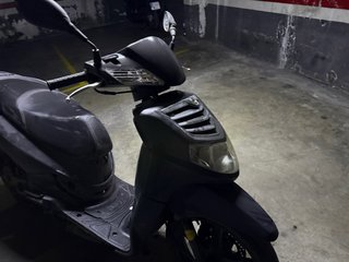 Moto SYM 125 Gris