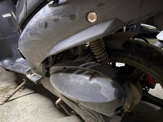 Moto SYM 125 Gris
