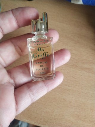 Miniature di Profumi Guerlain e Carven