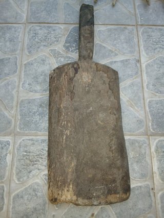 Herramientas agrícolas antiguas de madera