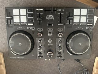 Controladora DJ Hercules Inpulse 200 MK3