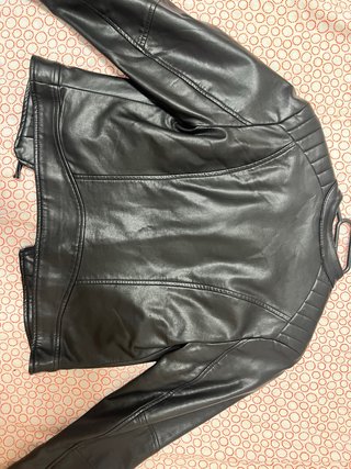 Chaqueta de cuero negra