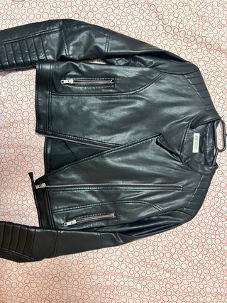Chaqueta de cuero negra